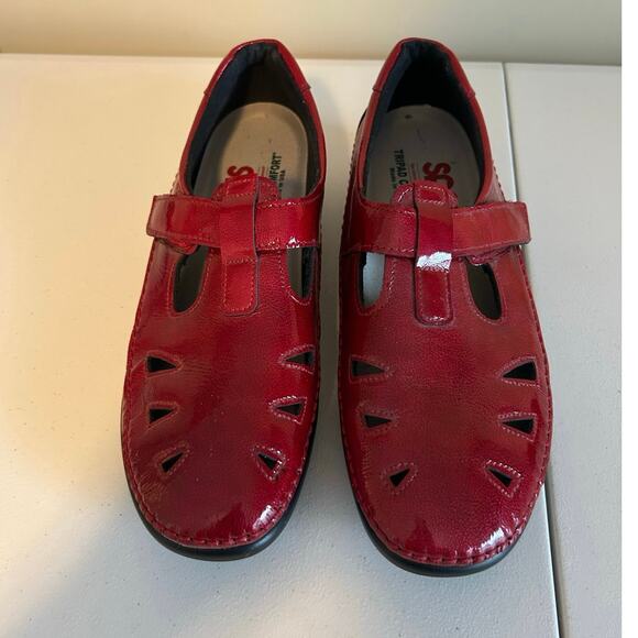 SAS Roamer Women's Size 10 Medium Shiny Red Metallic Leather Strap Comfort Shoes - Picture 2 of 10